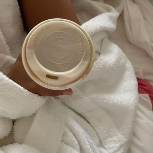Halat alb din prosop, cu guler, bumbac 100%, unisex dimensiune L +Papuci din prosop