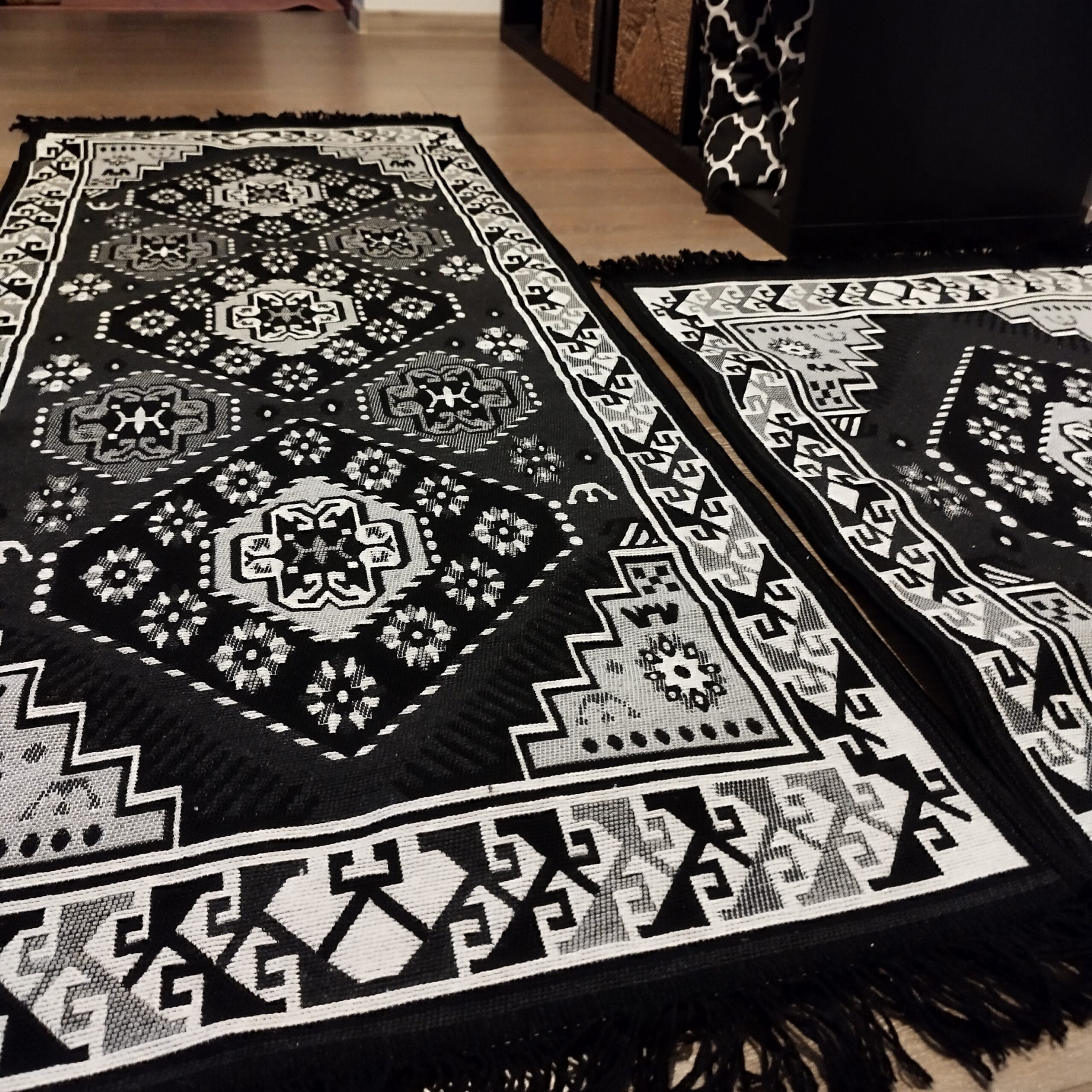 1+1 Covoare traditionale, cu doua fete, dimensiunea 60x90cm+ 120x180cm HCA08 - imagine 3