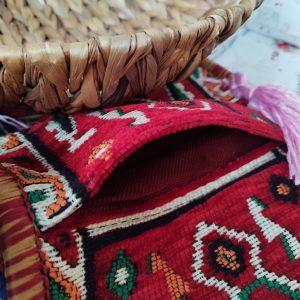 Obiect decorativ, cu 3 buzunare, model traditional Rosu TR02 - imagine 3