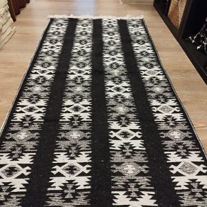 Covor traditional, dimensiunea 80x300cm, Negru si gri, model RUSTIC 2