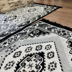 1+2 Covoare traditionale, cu doua fete, 1 bucata dimensiunea 60x150cm + 2 bucati 60x90cm, negru si gri HCA08 - imagine 2
