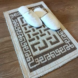 Covor tesut din bumbac, dimensiunea 40x60cm, crem si alb, cod HCD03