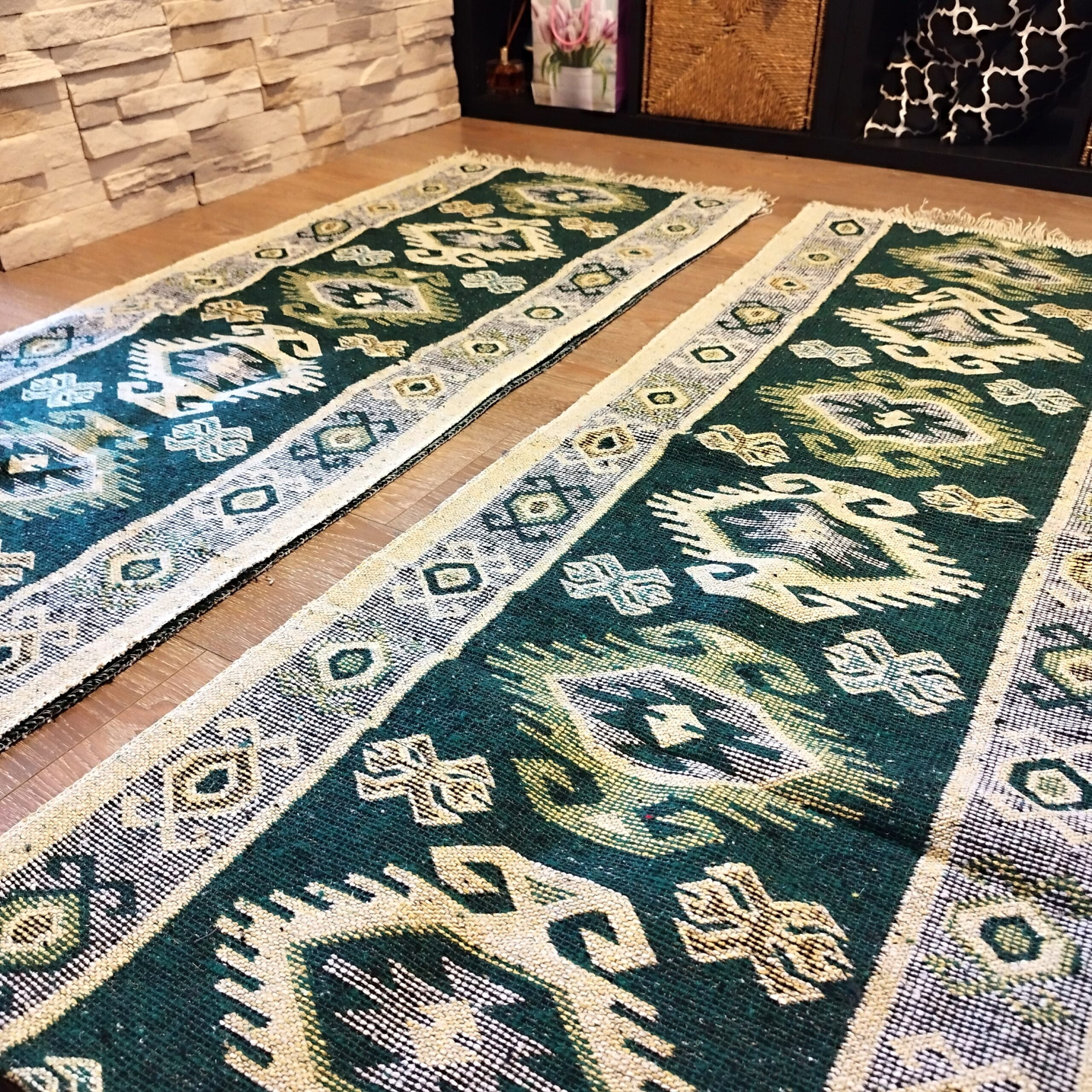 1+1 Covoare traditionale, dimensiunea 60x200cm, verde si crem, model HORA