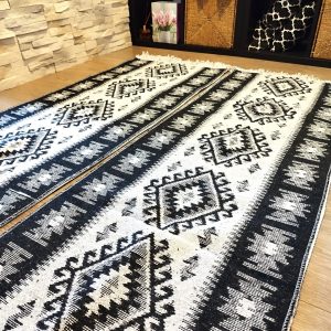 1+1 Covoare traditionale, cu doua fete, dimensiunea 60x300cm, negru si gri, model ROMB