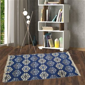 Covor traditional, tesut, cu doua fete, dimensiunea 100x200cm albastru si crem, model FAGURE