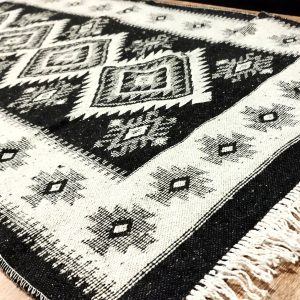 Covor traditional tesut, cu doua fete, dimensiunea 80x150cm, Negru si gri, model ROMB - imagine 3