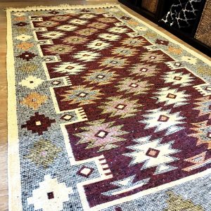 Covor traditional, tesut, cu doua fete, dimensiunea 100x200cm maro si crem, model RUSTIC