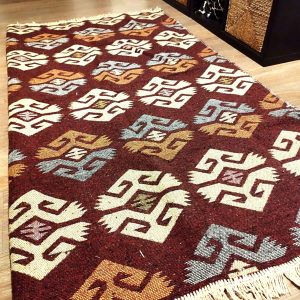 Covor traditional, dimensiunea 120x180cm maro si crem, model RUSTIC