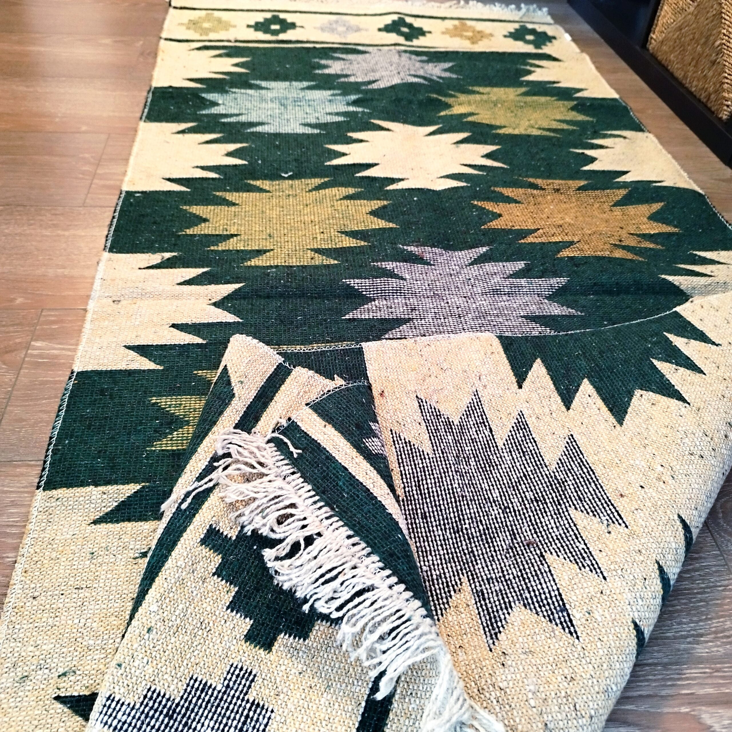 Covor traditional, tesut, cu doua fete, dimensiunea 80x200cm verde si crem, model RUSTIC 2 - imagine 2
