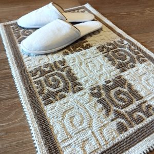Covor tesut din bumbac, dimensiunea 40x60cm, crem si alb, cod HCD04