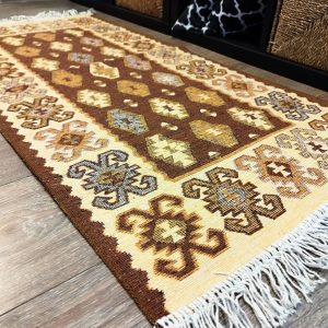 Covor traditional, cu doua fete, dimensiunea 60x120cm  HCC01