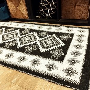 Covor traditional tesut, cu doua fete, dimensiunea 80x150cm, Negru si gri, model ROMB