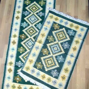 1+1 Covoare traditionale, dimensiunea 1 buc 80x125cm+ 1 buc 60x90cm Verde si crem, model ROMB