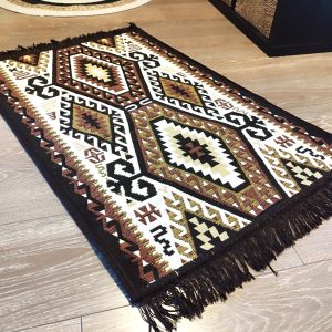 Covor traditional, cu doua fete, dimensiunea 60x90cm  HCA17