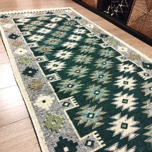 Covor traditional, tesut, cu doua fete, dimensiunea 80x200cm verde si crem, model RUSTIC