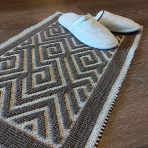 Covor tesut din bumbac, dimensiunea 40x60cm, crem si alb, cod HCD02