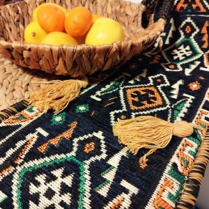 Obiect decorativ, cu 3 buzunare, model traditional Bleumarin TR06