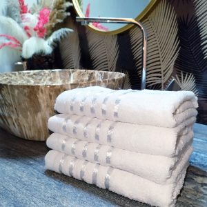 Set 4 Prosoape albe, bumbac 100%, dimensiunea 60x90cm, 400gr/mp Soft