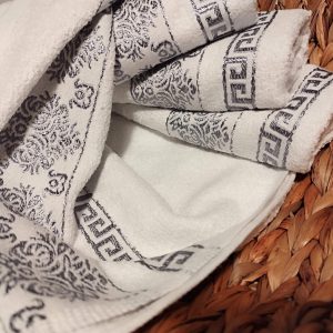 Set 4 prosoape pentru bucatarie, bumbac 100%, dimensiune 32x70cm cu model broderie Gri