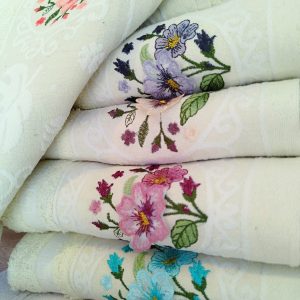 Set 5 prosoape de baie, pufoase, cu broderie, bumbac 100%, dimensiune 50x90cm,Menta
