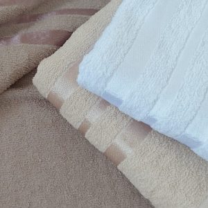 Set 3 prosoape baie Maya, bumbac 100%, dimensiune 70x135cm culoare crem, alb, maro - imagine 2