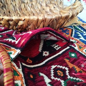Obiect decorativ, cu 3 buzunare, model traditional Visiniu TR04 - imagine 2
