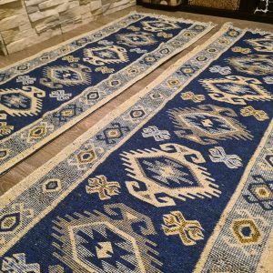1+1 Covoare traditionale, cu doua fete, dimensiunea 60x300cm, albastru si crem, model HORA